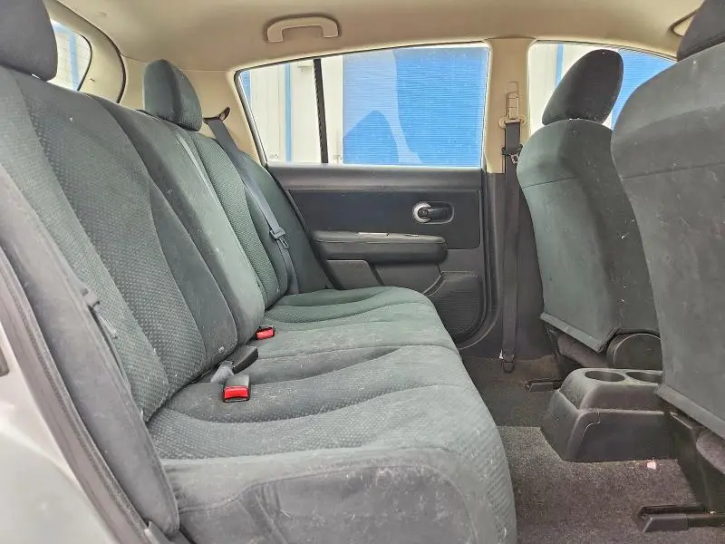 2011 NISSAN VERSA 1.8 S  