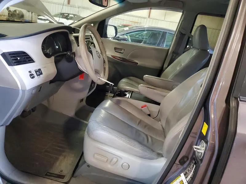 2011 TOYOTA SIENNA XLE 7-PASSENGER  