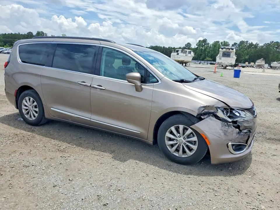 2017 CHRYSLER PACIFICA TOURING L  