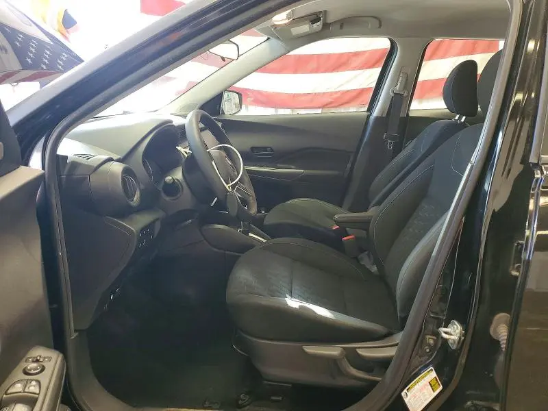 2021 NISSAN KICKS S  