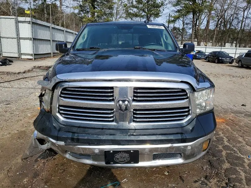 2016 RAM 1500 SLT  