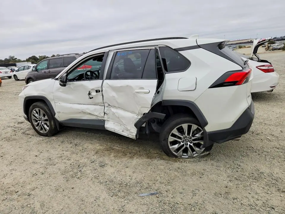 2022 TOYOTA RAV4 XLE PREMIUM  