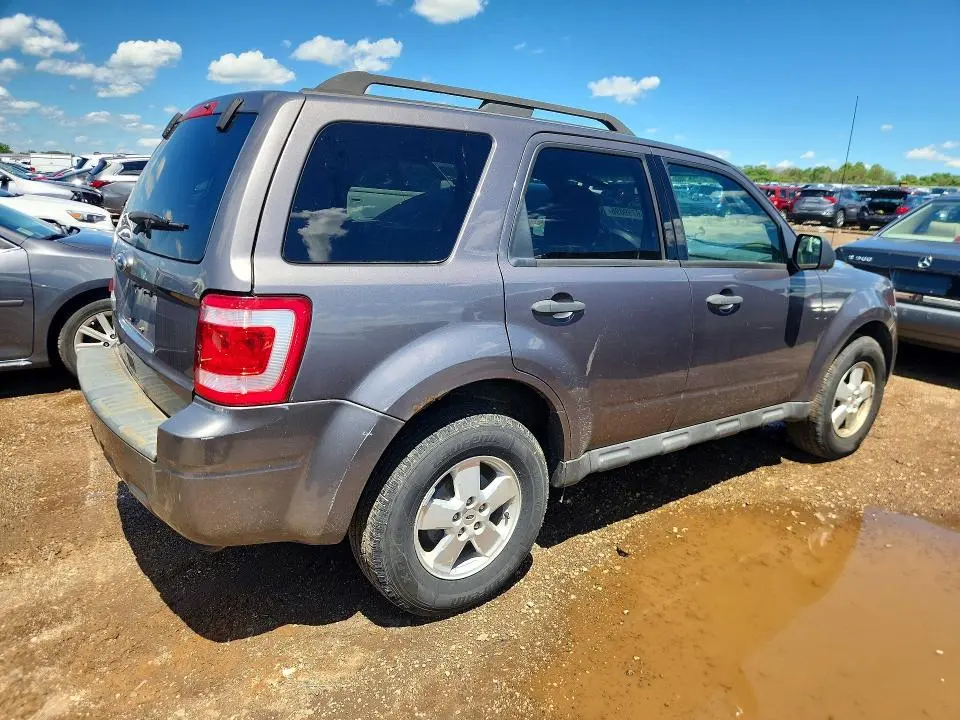 2010 FORD ESCAPE XLT  