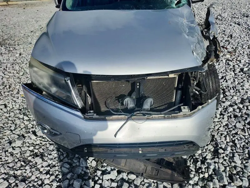 2016 NISSAN PATHFINDER SL  