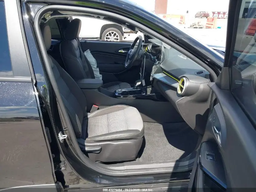 2025 CHEVROLET TRAX FWD LT