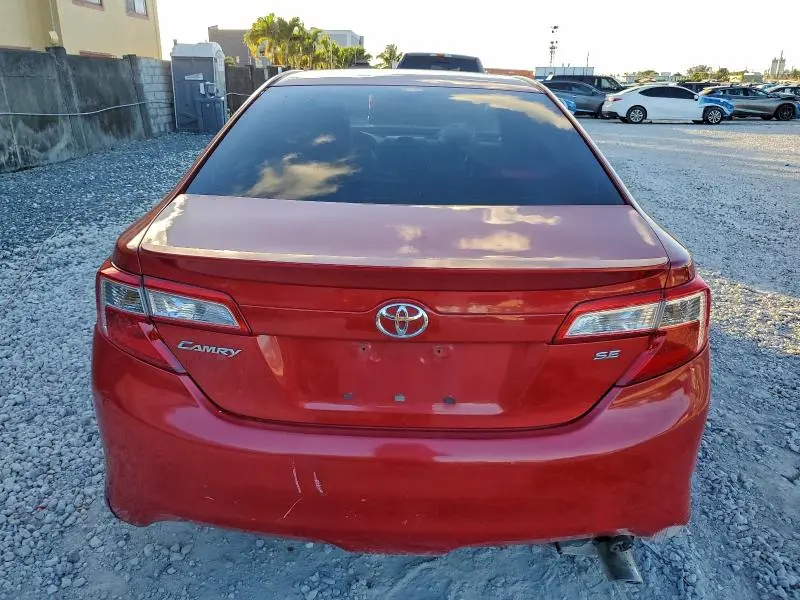 2014 TOYOTA CAMRY SE  