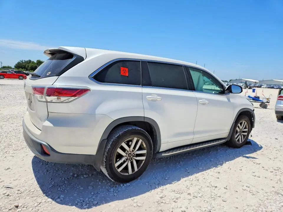 2016 TOYOTA HIGHLANDER LE  