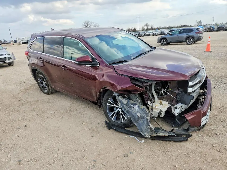 2017 TOYOTA HIGHLANDER LE PLUS  
