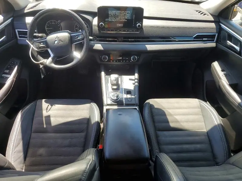 2022 MITSUBISHI OUTLANDER SE  