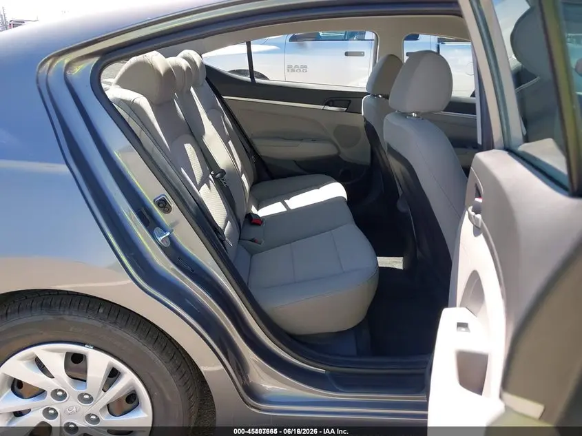 2019 HYUNDAI ELANTRA SE