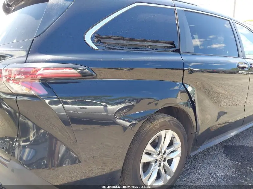 2022 TOYOTA SIENNA XLE WOODLAND EDITION