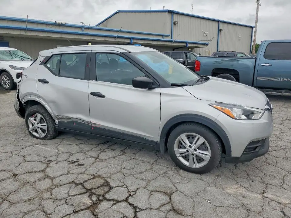 2020 NISSAN KICKS S  