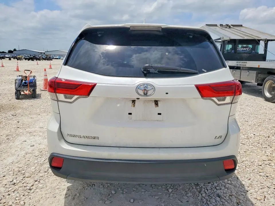 2018 TOYOTA HIGHLANDER LE PLUS  