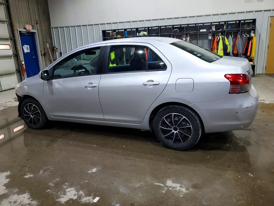 2010 TOYOTA YARIS BASE  