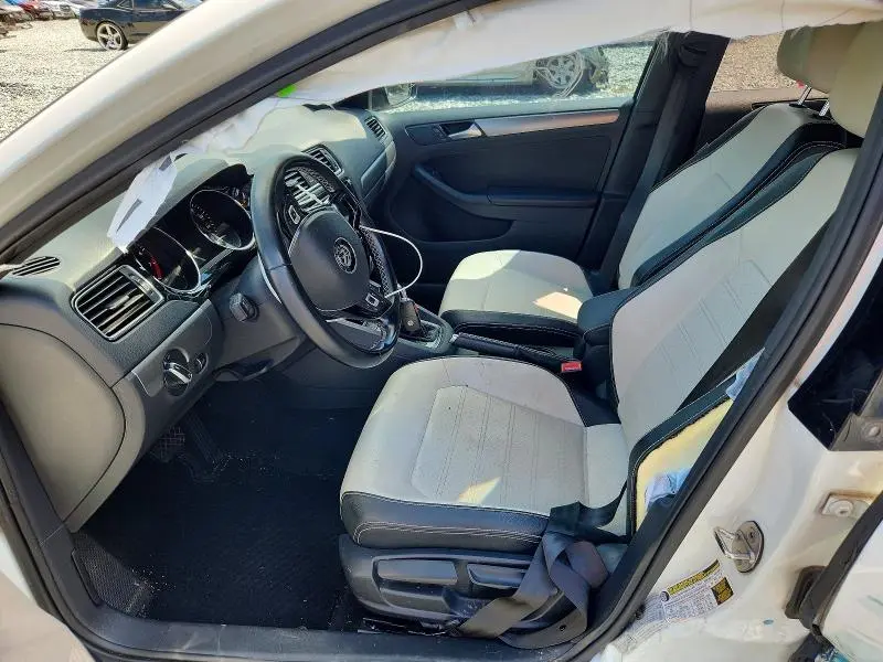 2017 VOLKSWAGEN JETTA SPORT  