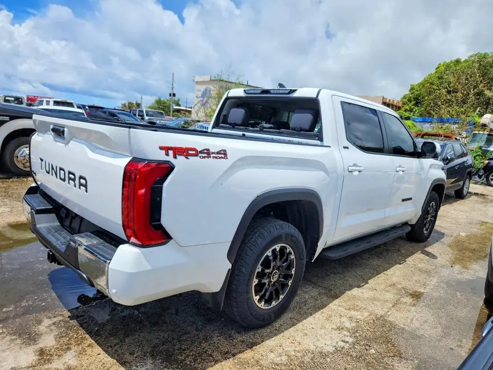 2024 TOYOTA TUNDRA SR5  