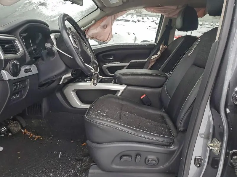 2017 NISSAN TITAN SV  