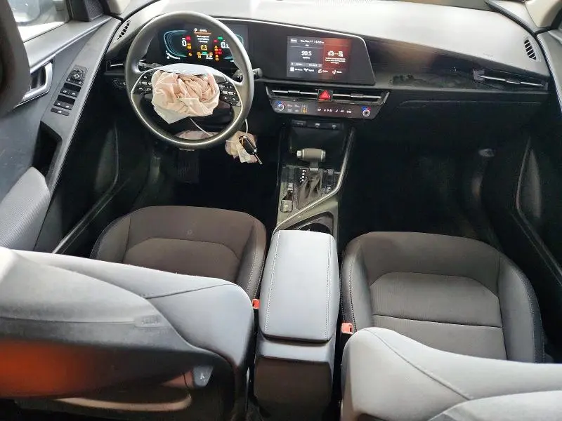 2023 KIA NIRO LX  