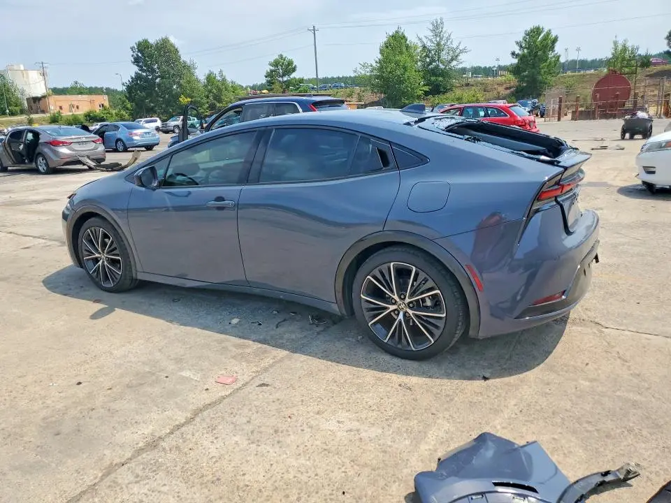 2025 TOYOTA PRIUS XLE  