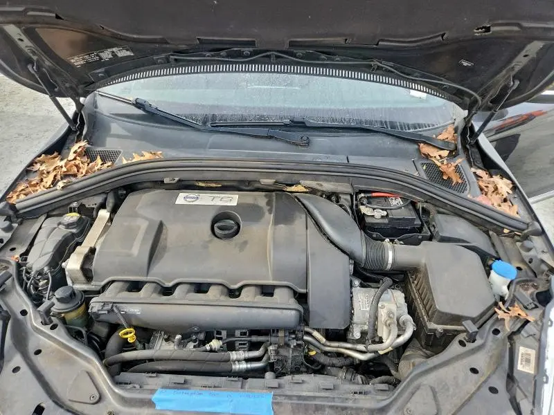 2016 VOLVO XC60 T6 PLATINUM  