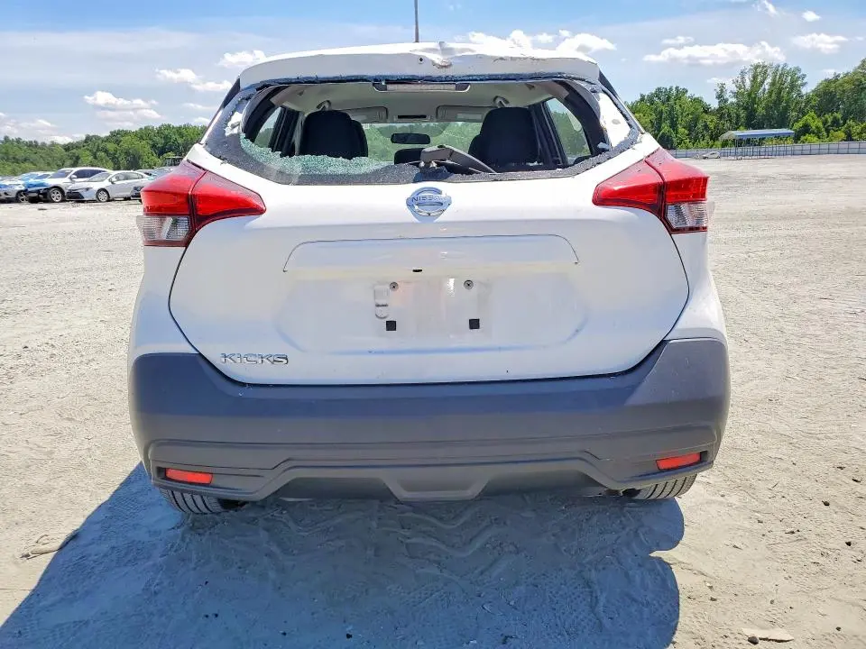 2019 NISSAN KICKS S  