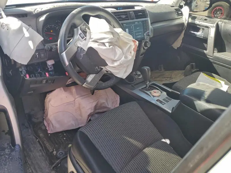 2023 TOYOTA 4RUNNER SE  