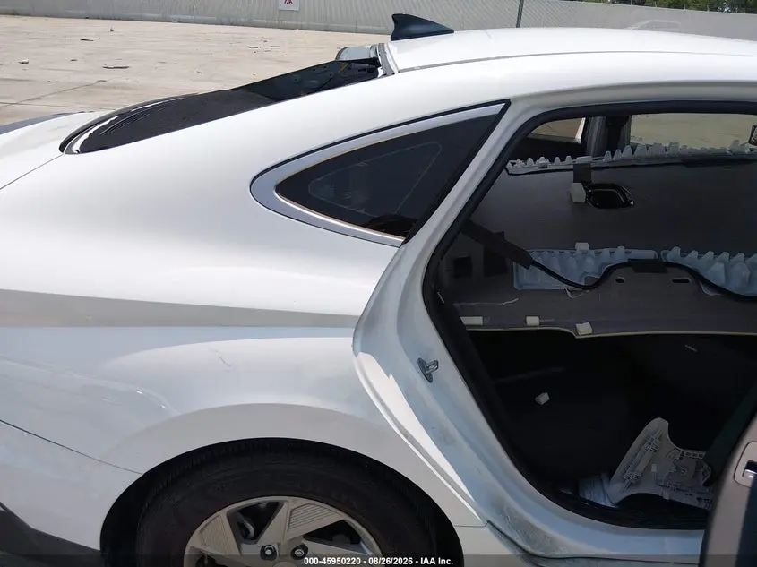 2025 HYUNDAI SONATA SE