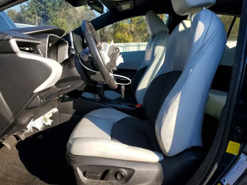 2019 TOYOTA COROLLA SE  