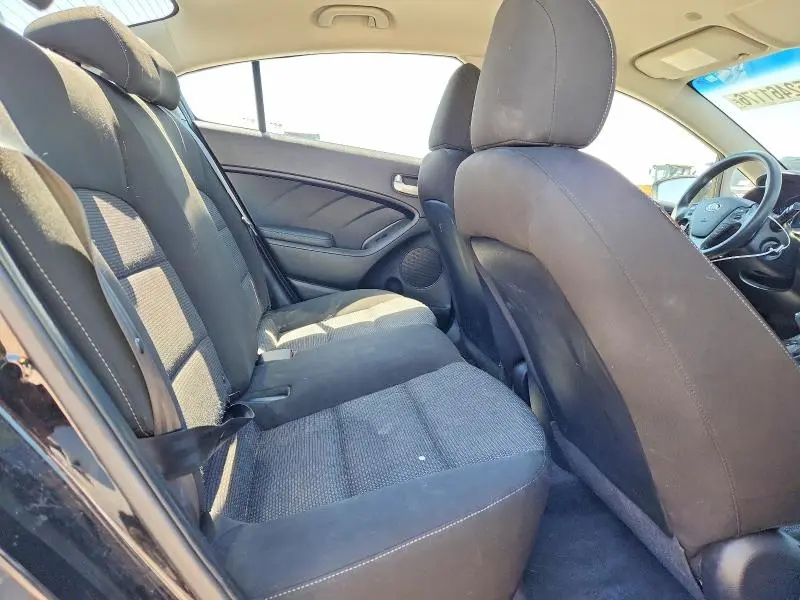 2017 KIA FORTE LX  