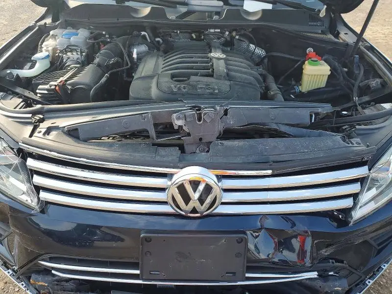 2015 VOLKSWAGEN TOUAREG V6  