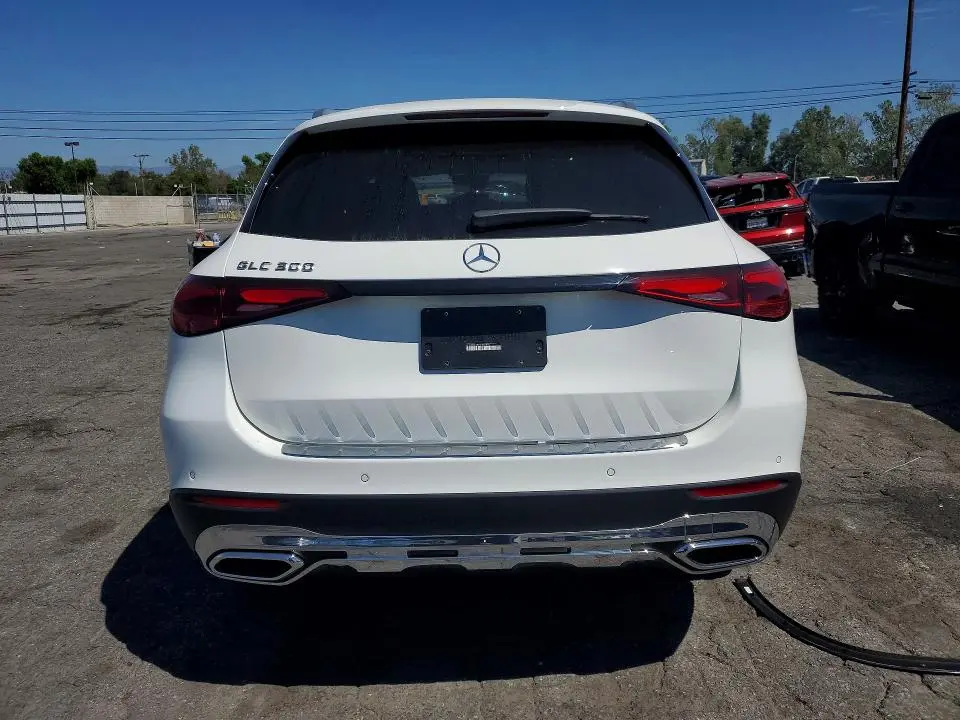 2025 MERCEDES-BENZ GLC 300  