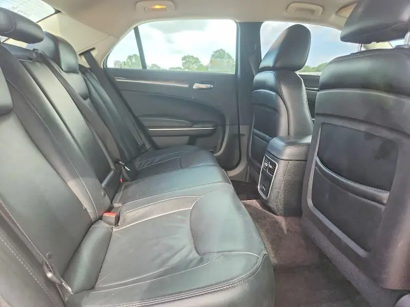 2016 CHRYSLER 300 LIMITED  