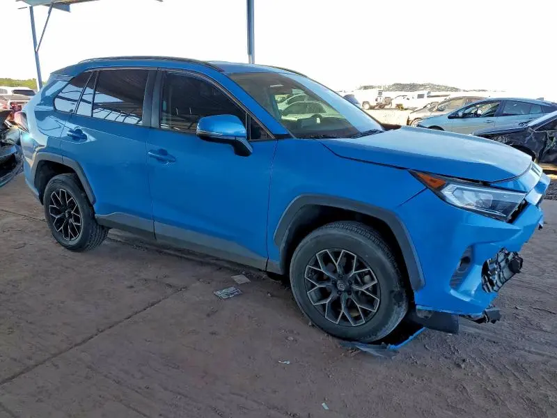 2021 TOYOTA RAV4 XLE  