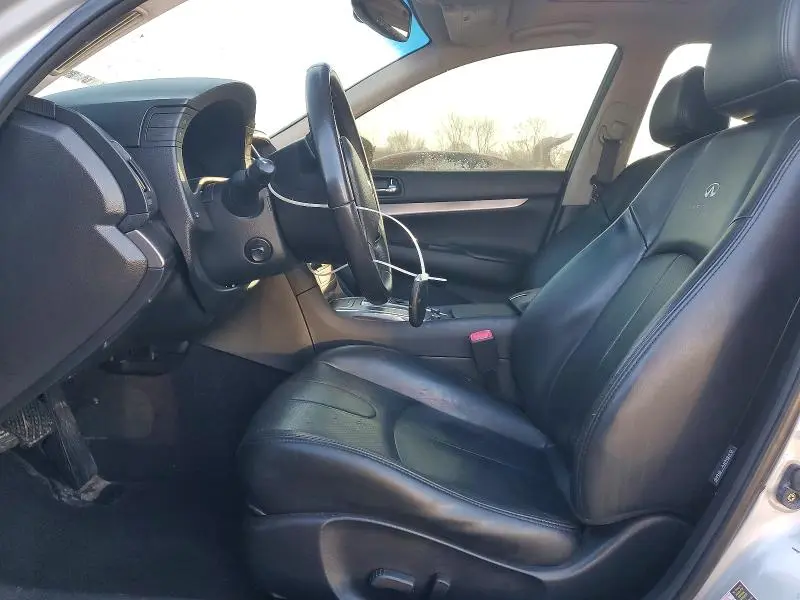 2013 INFINITI G37   