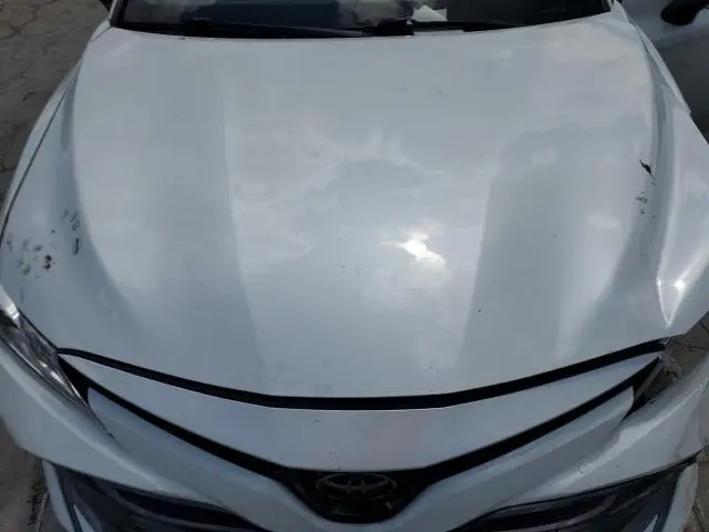 2020 TOYOTA CAMRY XLE  