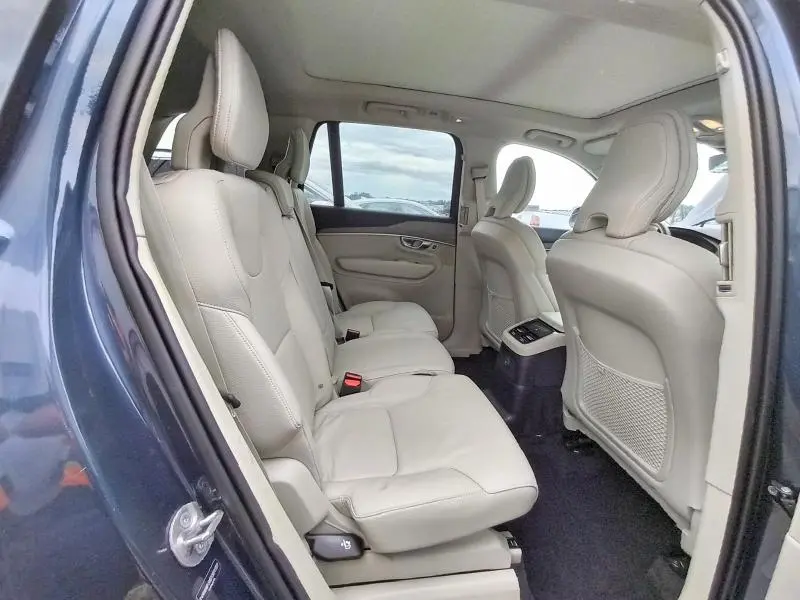 2025 VOLVO XC90 CORE  