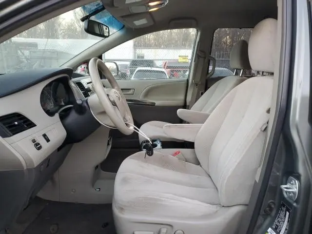 2013 TOYOTA SIENNA   