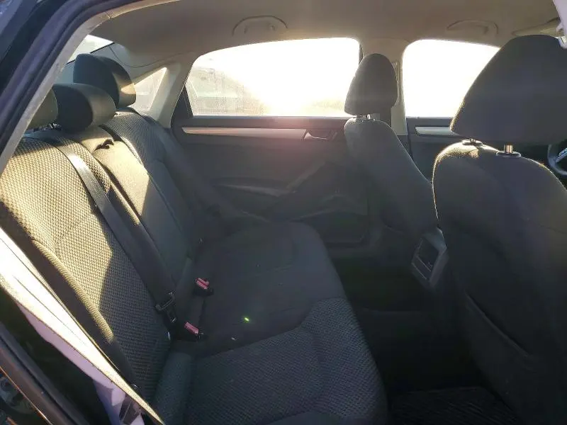 2012 VOLKSWAGEN PASSAT S  