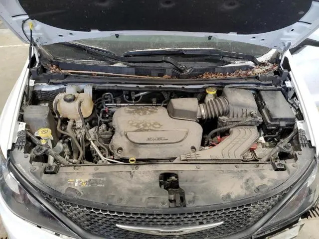 2022 CHRYSLER VOYAGER LX  