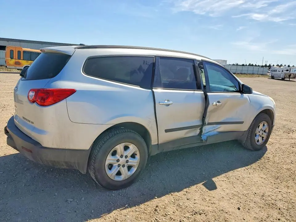 2011 CHEVROLET TRAVERSE LS  