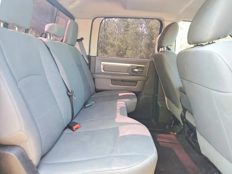 2016 RAM 1500 SLT  