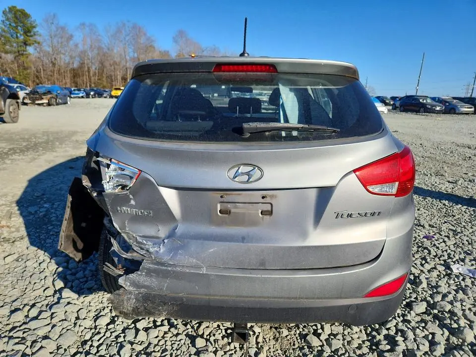 2010 HYUNDAI TUCSON GLS  