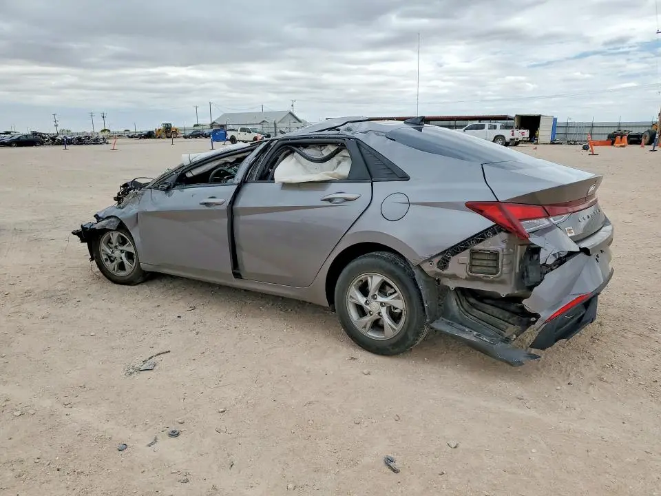 2023 HYUNDAI ELANTRA SE  