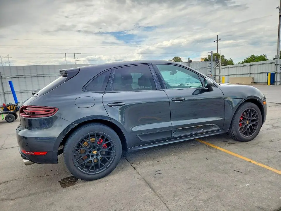 2017 PORSCHE MACAN GTS  