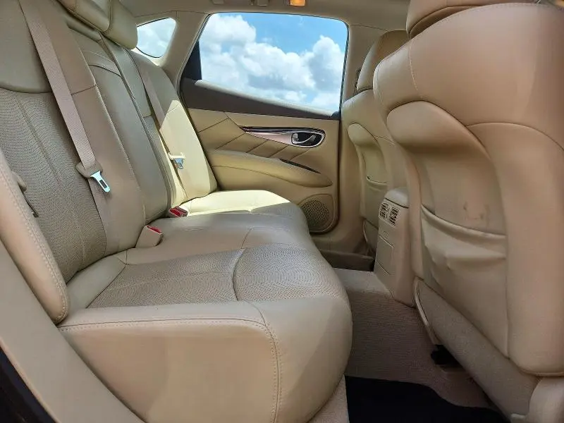 2019 INFINITI Q70 3.7 LUXE  
