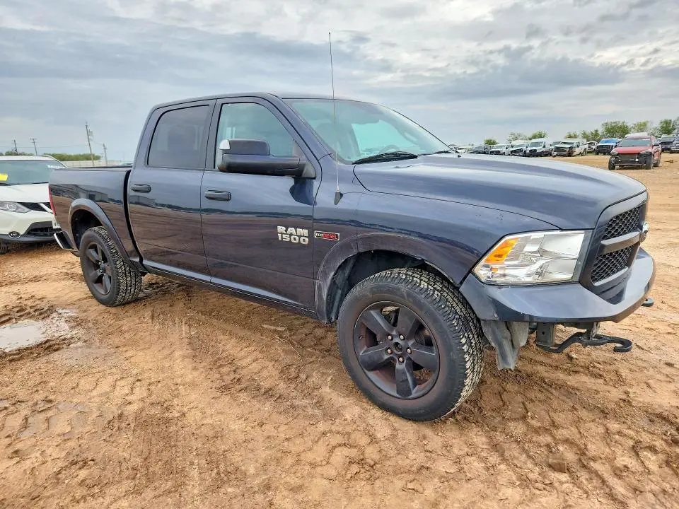 2015 RAM 1500 SLT  