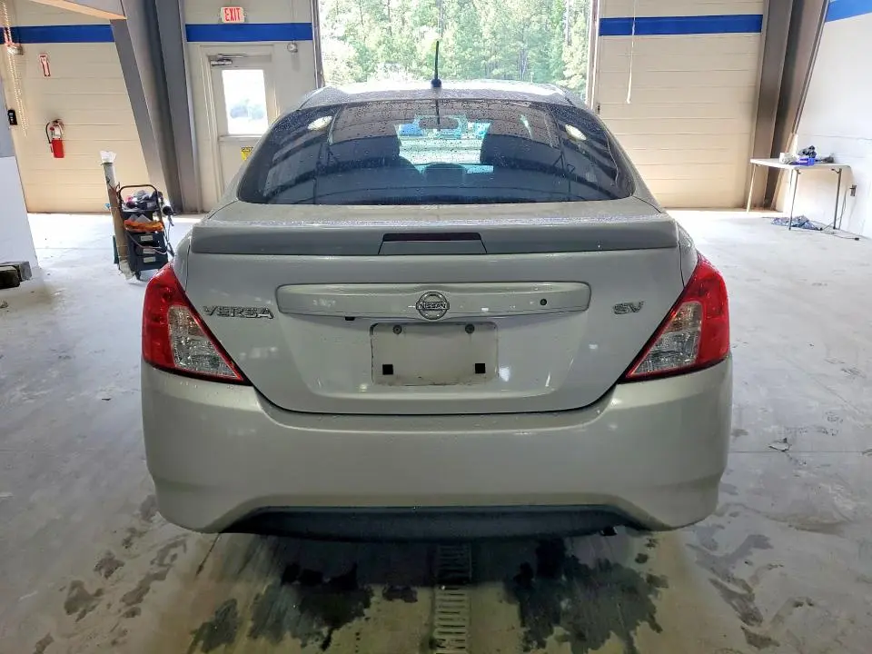 2019 NISSAN VERSA SV  