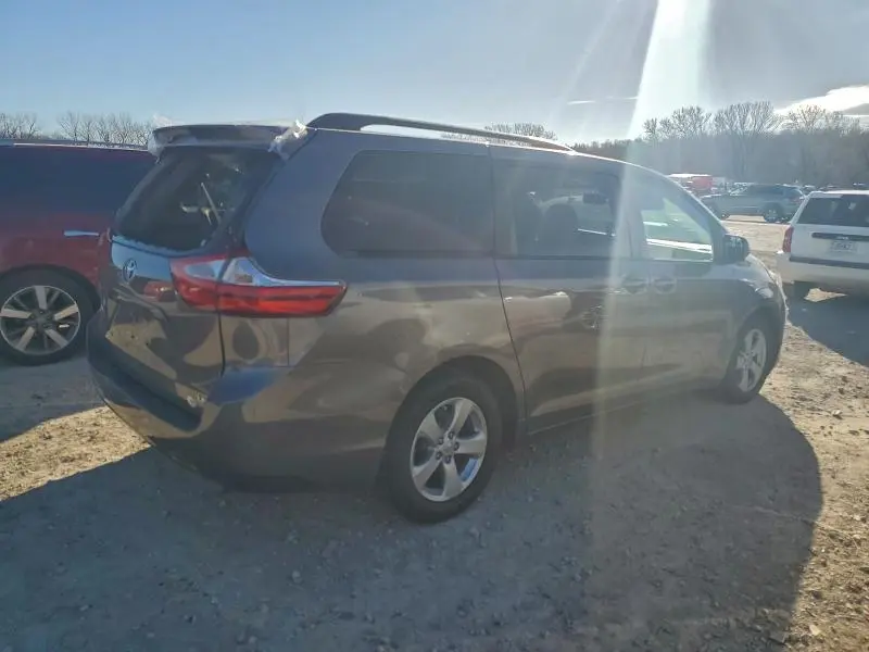 2016 TOYOTA SIENNA LE  