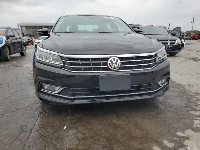 2016 VOLKSWAGEN PASSAT SE  