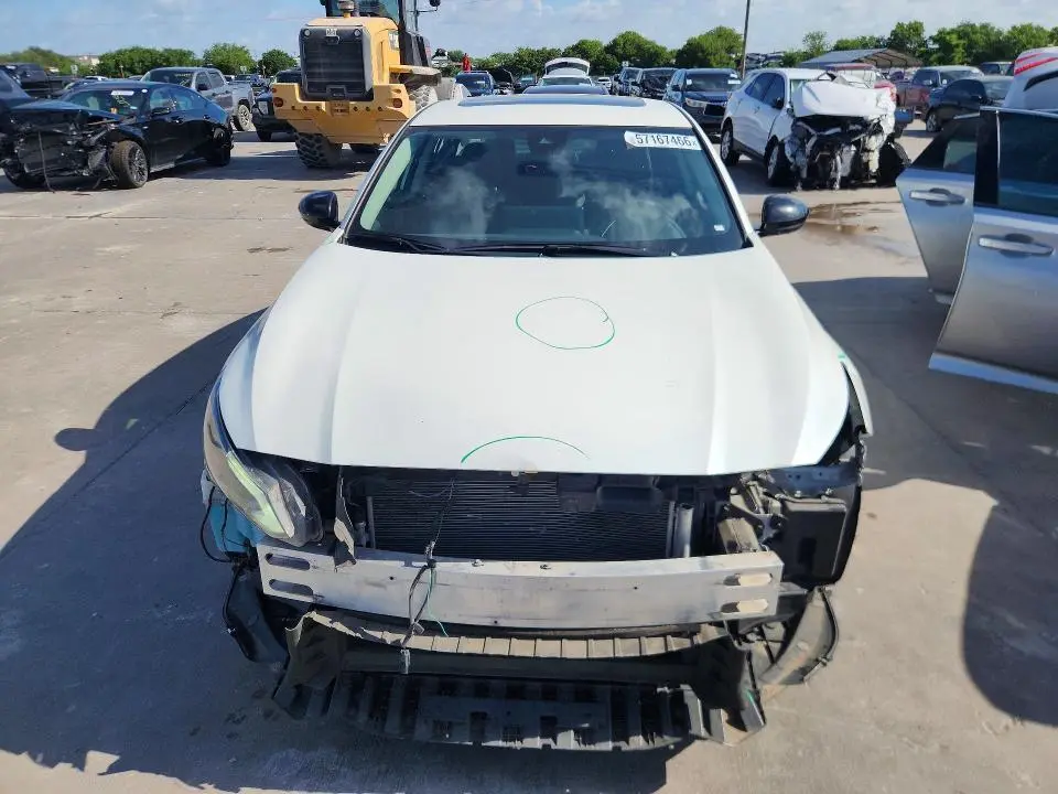 2024 NISSAN ALTIMA SR  